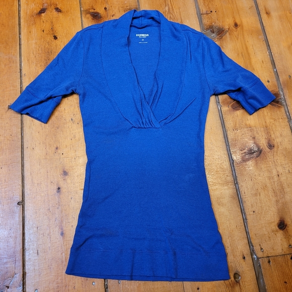 💜3/$25💜 Express Sexy Basic Top 1/2 Sleeve V-neck Blue Sz XS - Picture 1 of 6